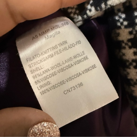 Burberry Black and White Houndstooth Coat with Purple Lining - Picture 8 of 8